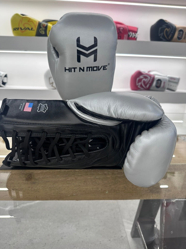 HIT N MOVE HORSE HAIR SUVARI GLOVES  16oz LACE UP SILVER / BLACK