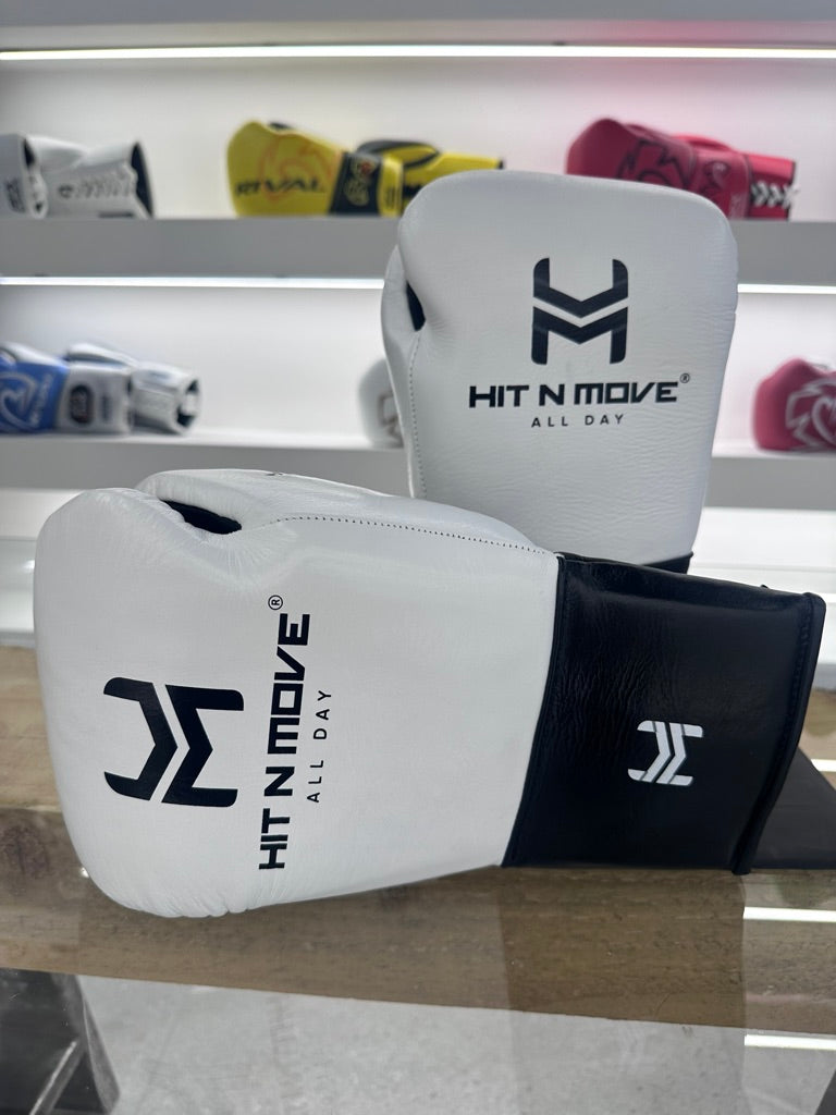 HIT N MOVE BALANCE GLOVES  16oz LACE UP  PANDA WHITE/BLACK