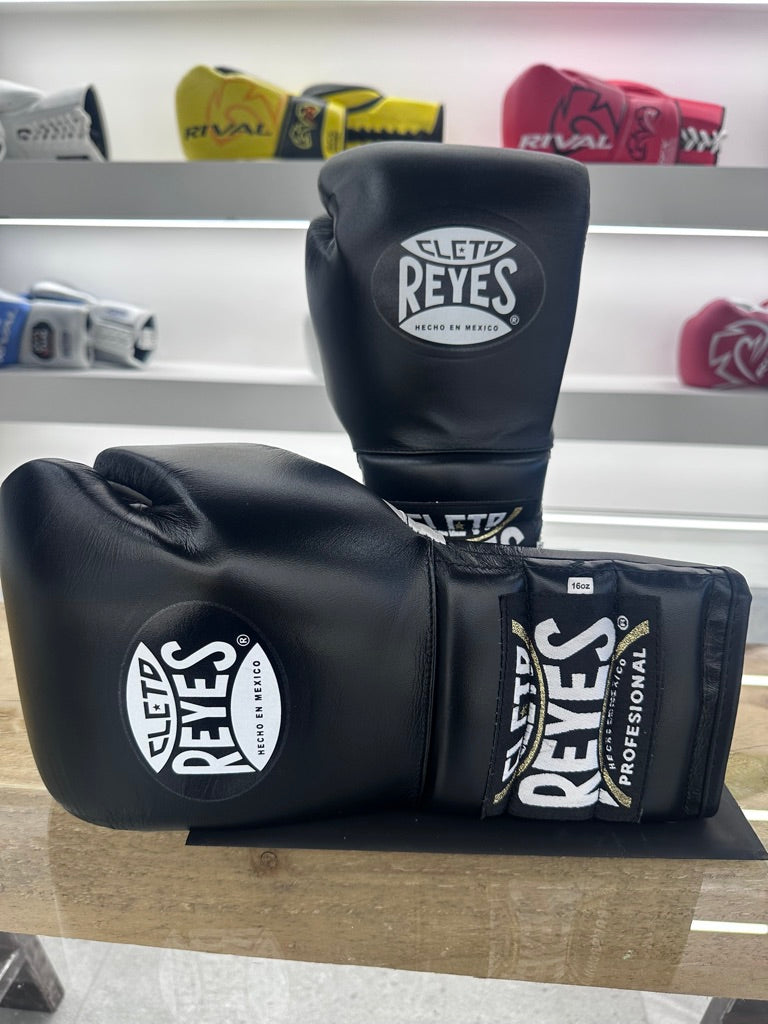 CLETO REYES 16oz SPARRING GLOVES LACE UP BLACK